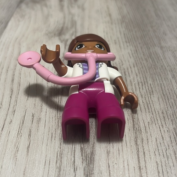 Lego Duplex Doc Mcstuffin Nurse Set Replacement Part Figurine Character - Picture 3 of 3